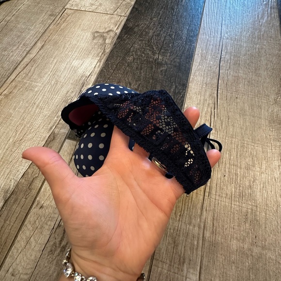 Victoria Secret Love Pink Navy Blue Polka Dot Bra with Charm & Pink Lace - Picture 9 of 15